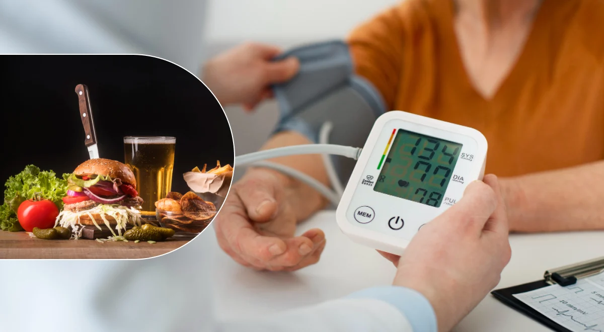 Persona preparando una comida saludable y equilibrada en casa